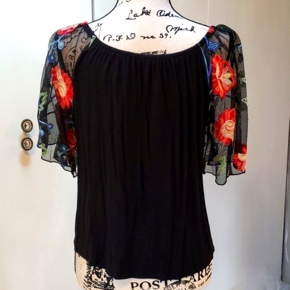 Kim & Cami| Black Blouse Sheer Dark Floral Embellished Sleeve Sz.Medium